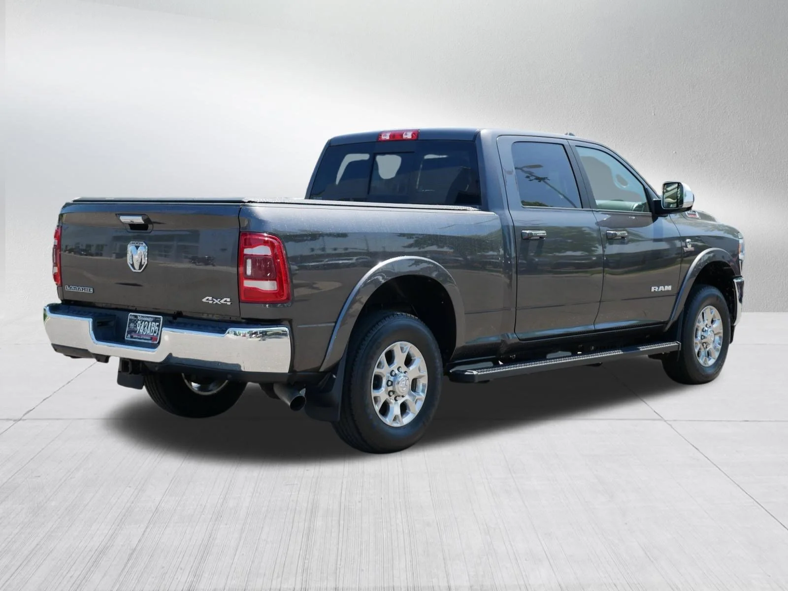 Used 2020 Granite Crystal Metallic Clearcoat Ram Laramie image 7