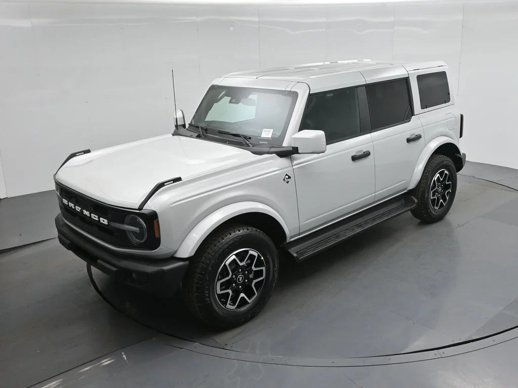 New 2026 Avalanche Gray Ford Outer Banks image 35