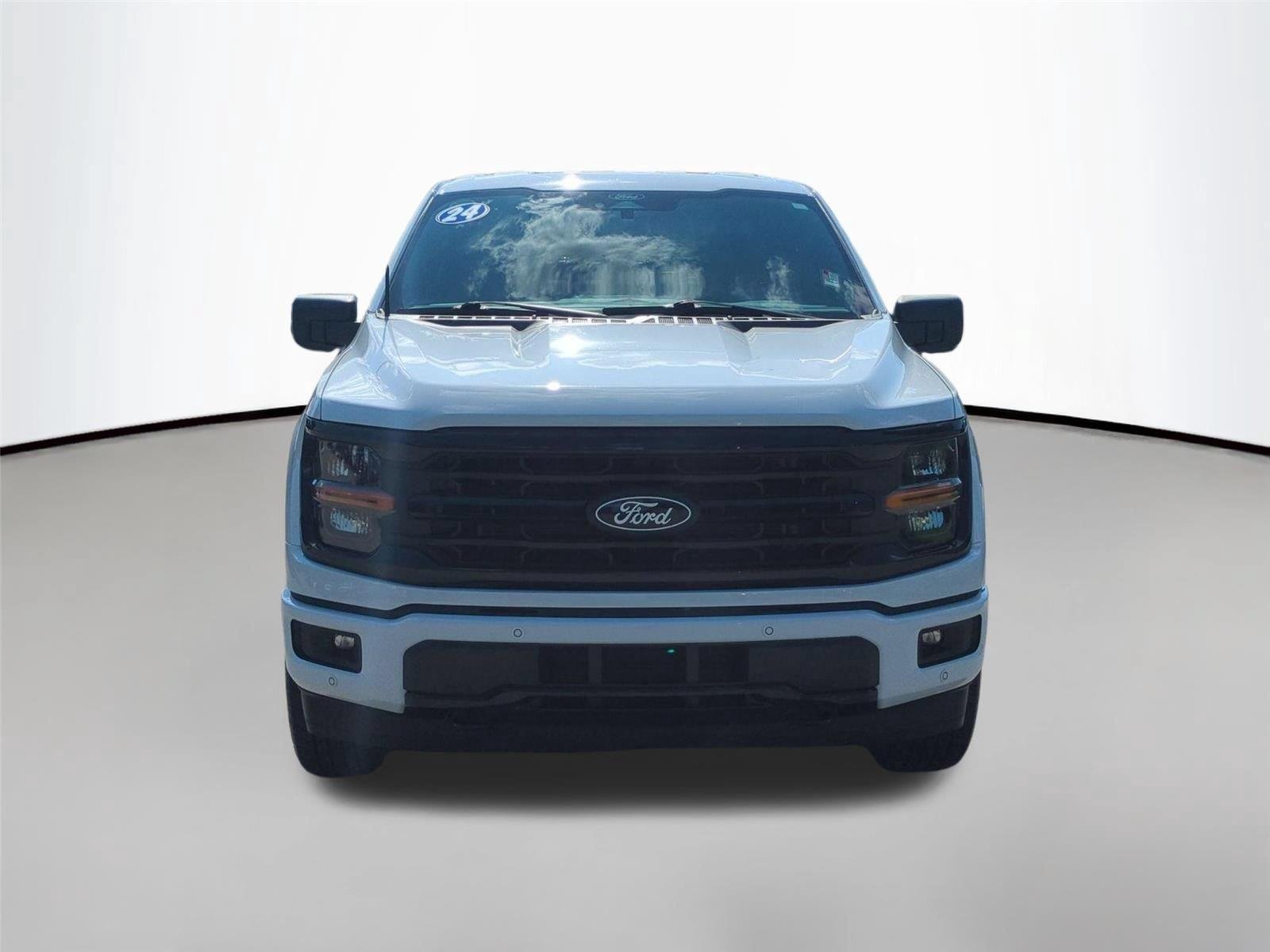 Used 2024 Oxford White Ford XLT image 8