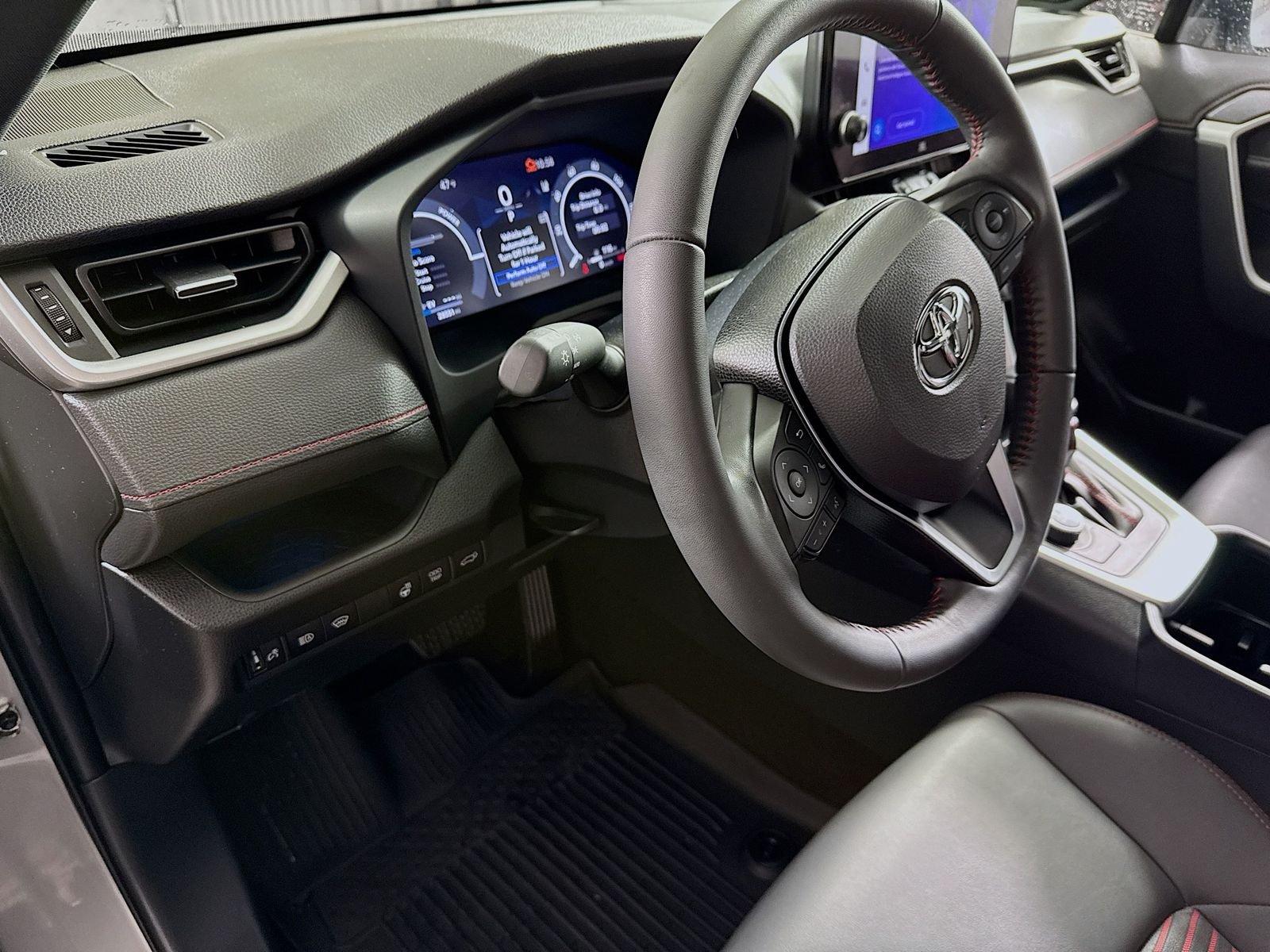 2024 Toyota RAV4 XSE - Photo 7