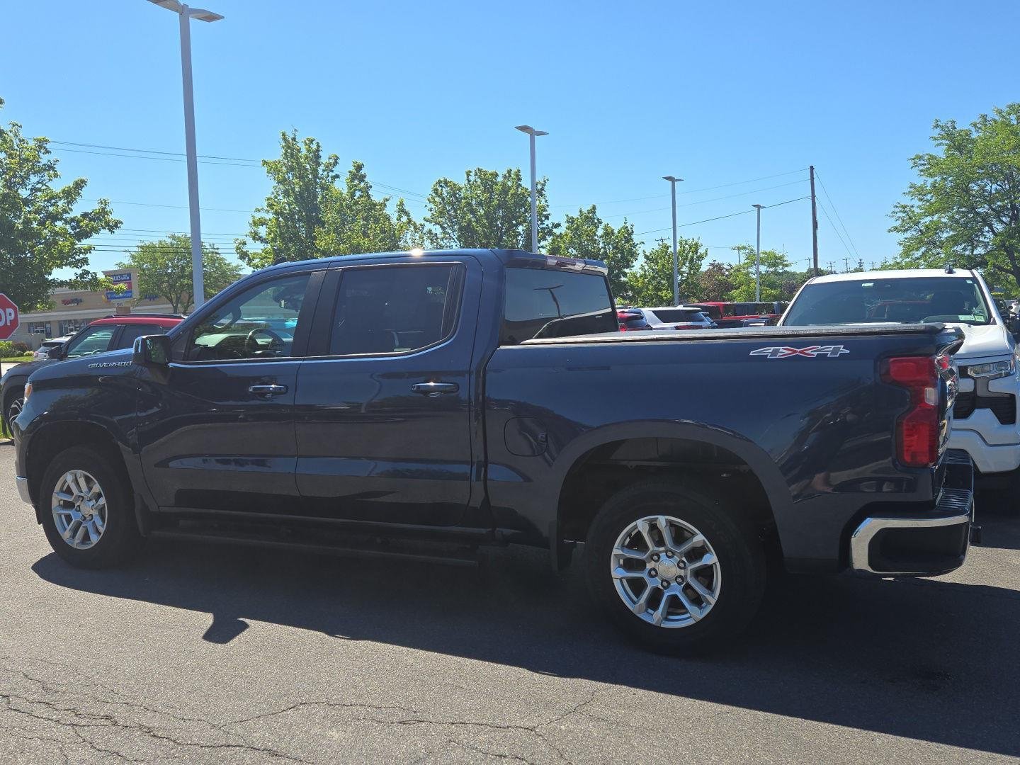 Used 2022 Northsky Blue Metallic Chevrolet LT image 4