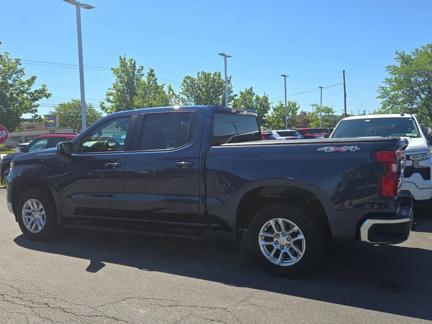Used 2022 Northsky Blue Metallic Chevrolet LT image 4