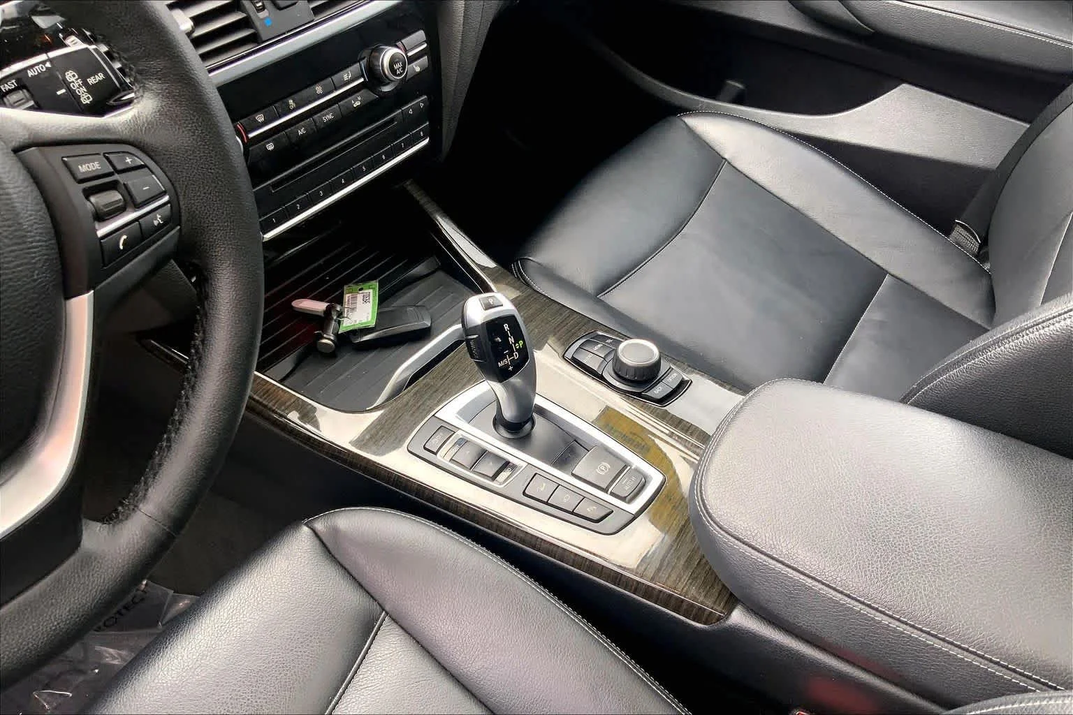 Used 2015 Alpine White BMW xDrive28i image 17