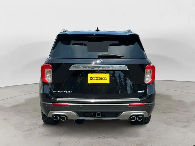 Used 2020 Black Metallic Ford Platinum image 6