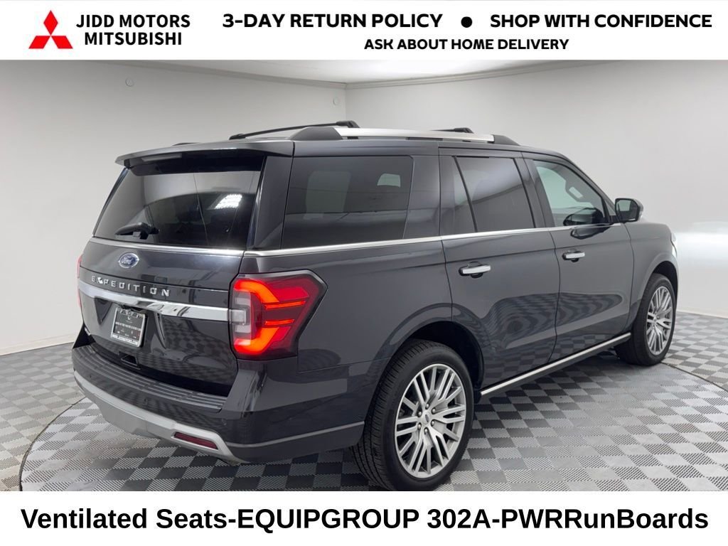 Used 2024 Gray Metallic Ford Limited image 7