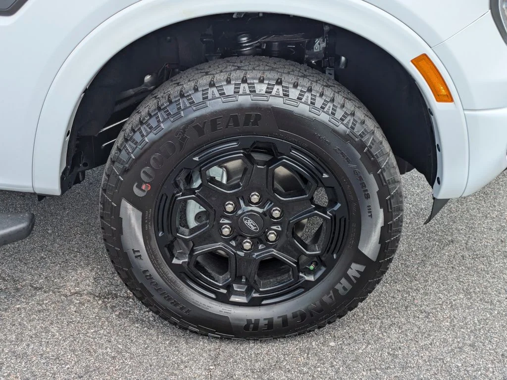 New 2026 Oxford White Ford XLT image 11
