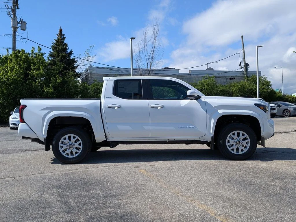 New 2026 Ice Cap Toyota SR5 image 8