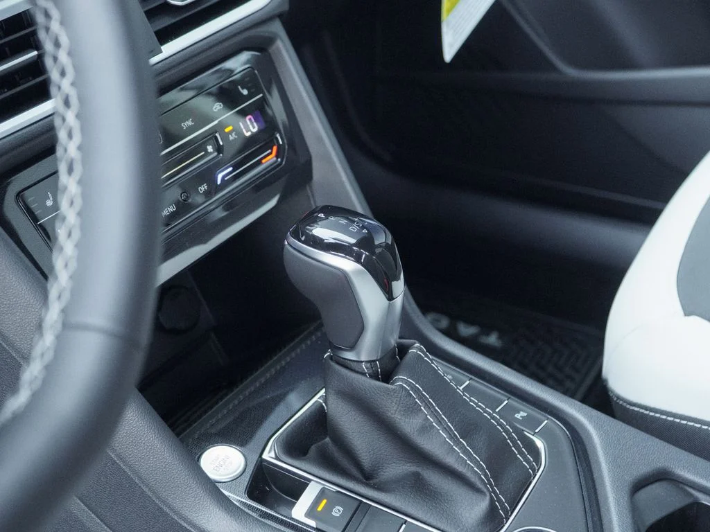 New 2026 Black Volkswagen 1.5T SE image 12