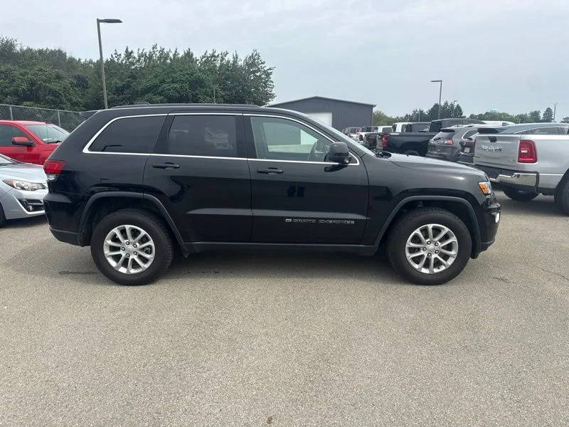 Used 2022 Black Jeep Laredo E image 14