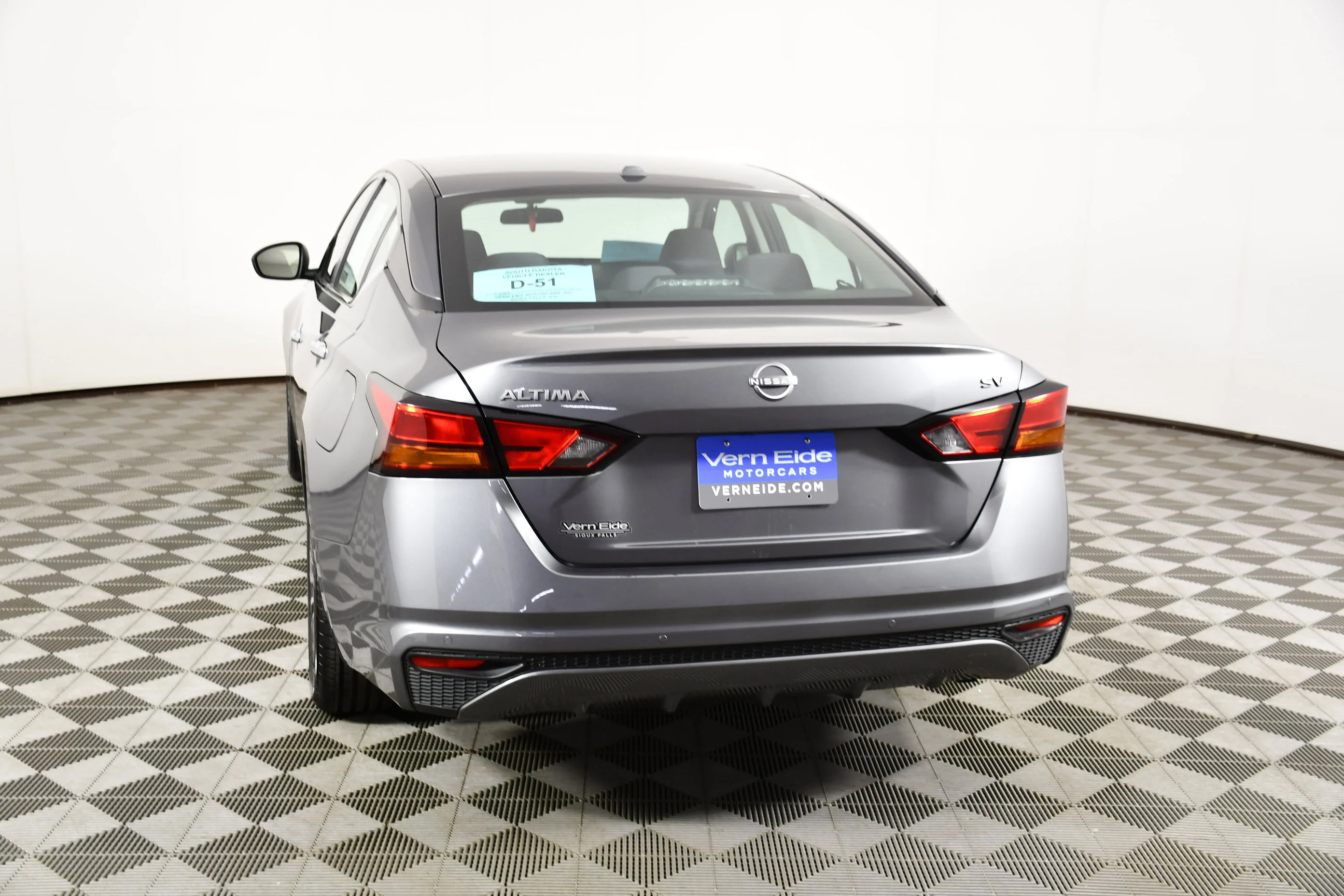 Used 2024 Gun Metallic Nissan 2.5 SV image 7