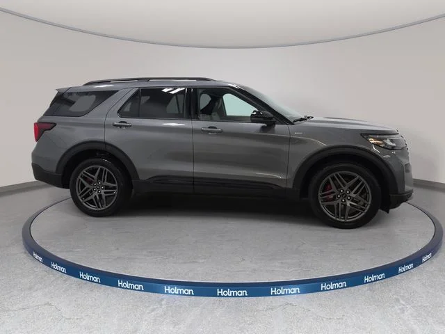 Used 2026 Gray Metallic Ford ST-Line image 5