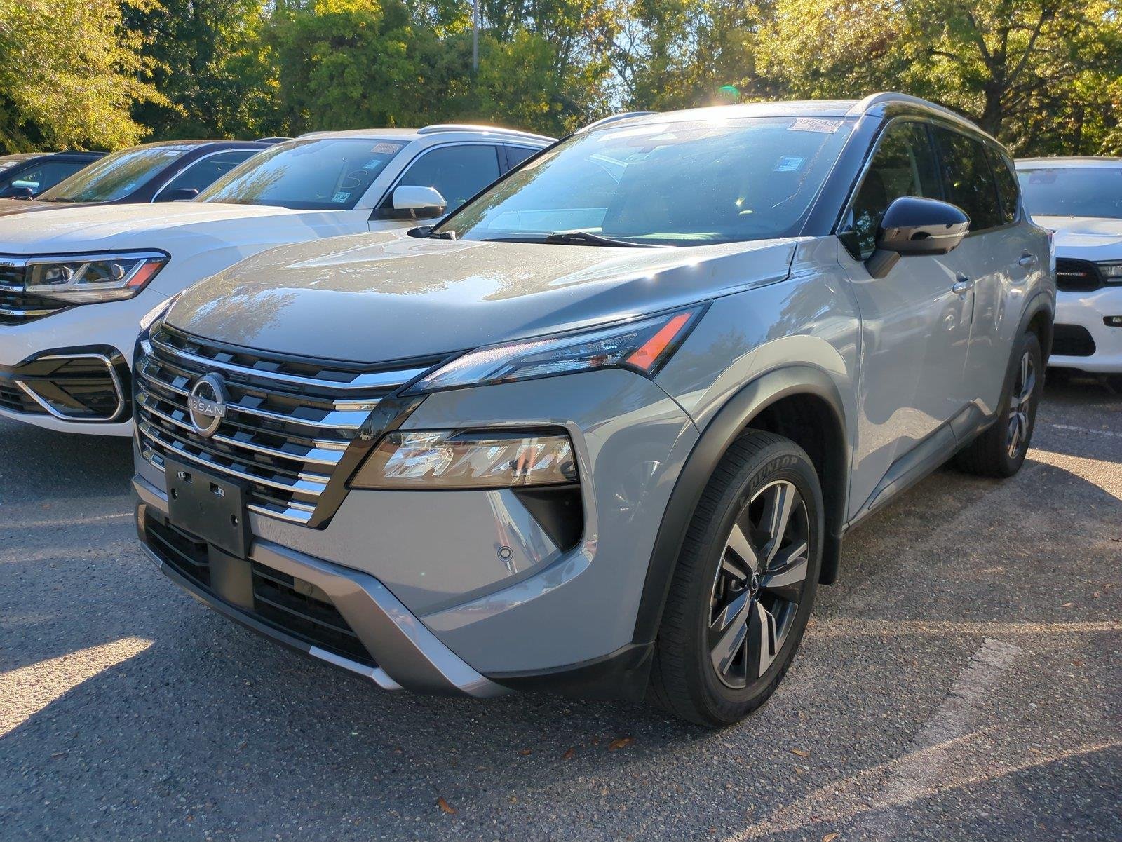 Used 2024 Boulder Gray Pearl/Super Black Nissan SL image 6