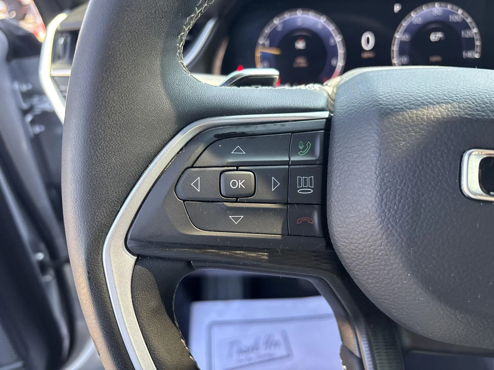 Used 2025 Silver Zynith Jeep Altitude image 19