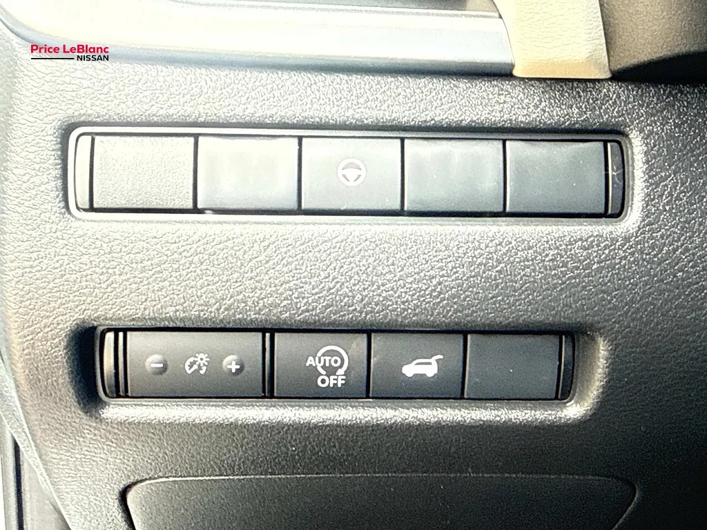 Certified Used 2025 Everest White Pearl Nissan SV image 20