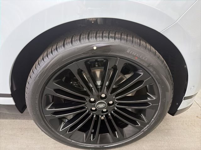New 2026 Arroios Grey Land Rover Dynamic SE image 27