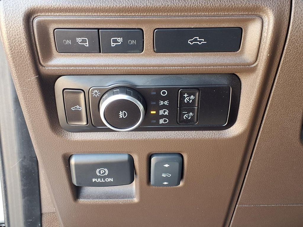 Used 2023 Gray Ford King Ranch image 24