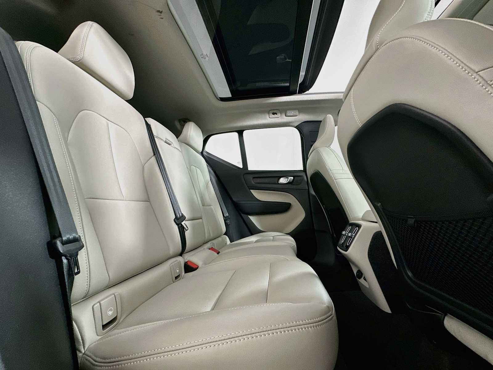 2026 Volvo XC40 Ultra - Photo 26