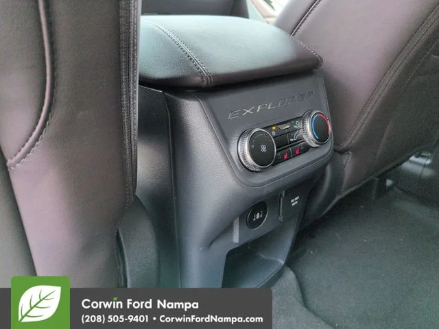 New 2026 Carbonized Gray Metallic Ford Platinum image 27