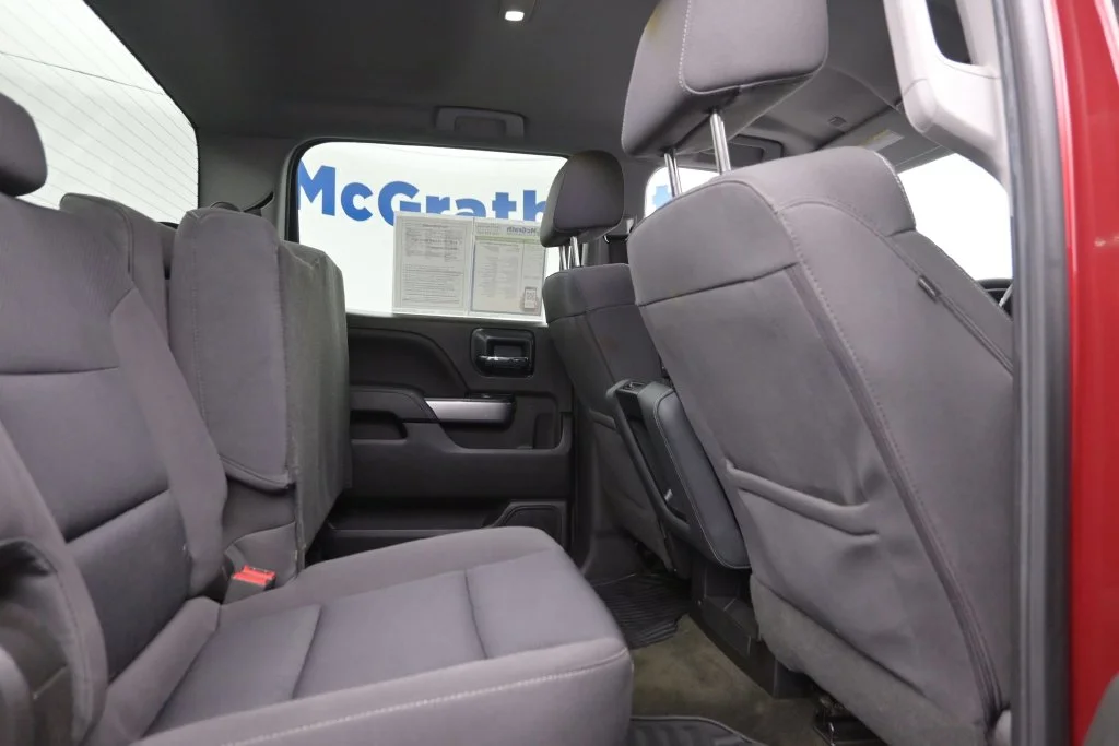 Used 2018 Red Chevrolet LT image 10