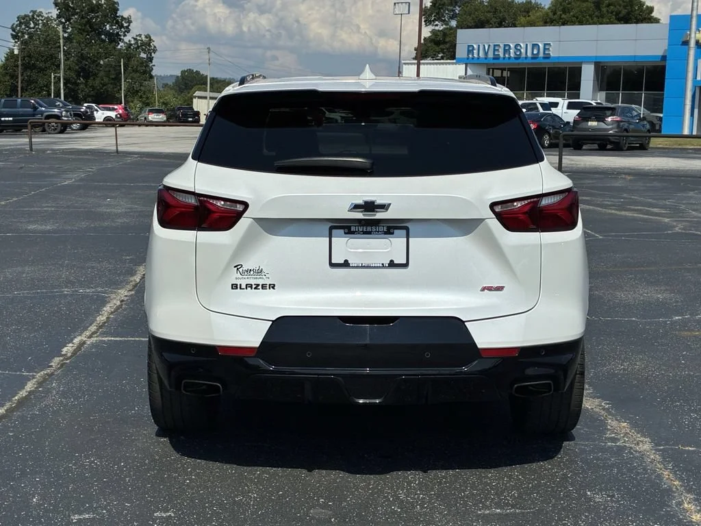 Used 2020 IRIDESCENT PEARL TRICOAT Chevrolet RS image 8