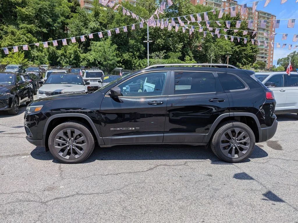 Used 2021 Black Jeep Latitude Lux image 11