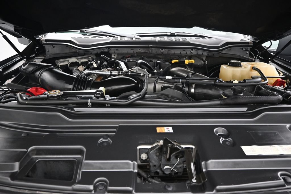 Used 2019 Black Ford Platinum image 28