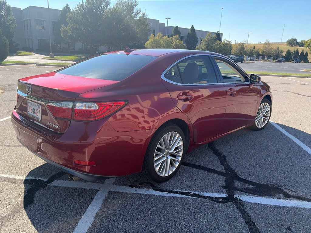 Used 2013  Lexus 350 image 23
