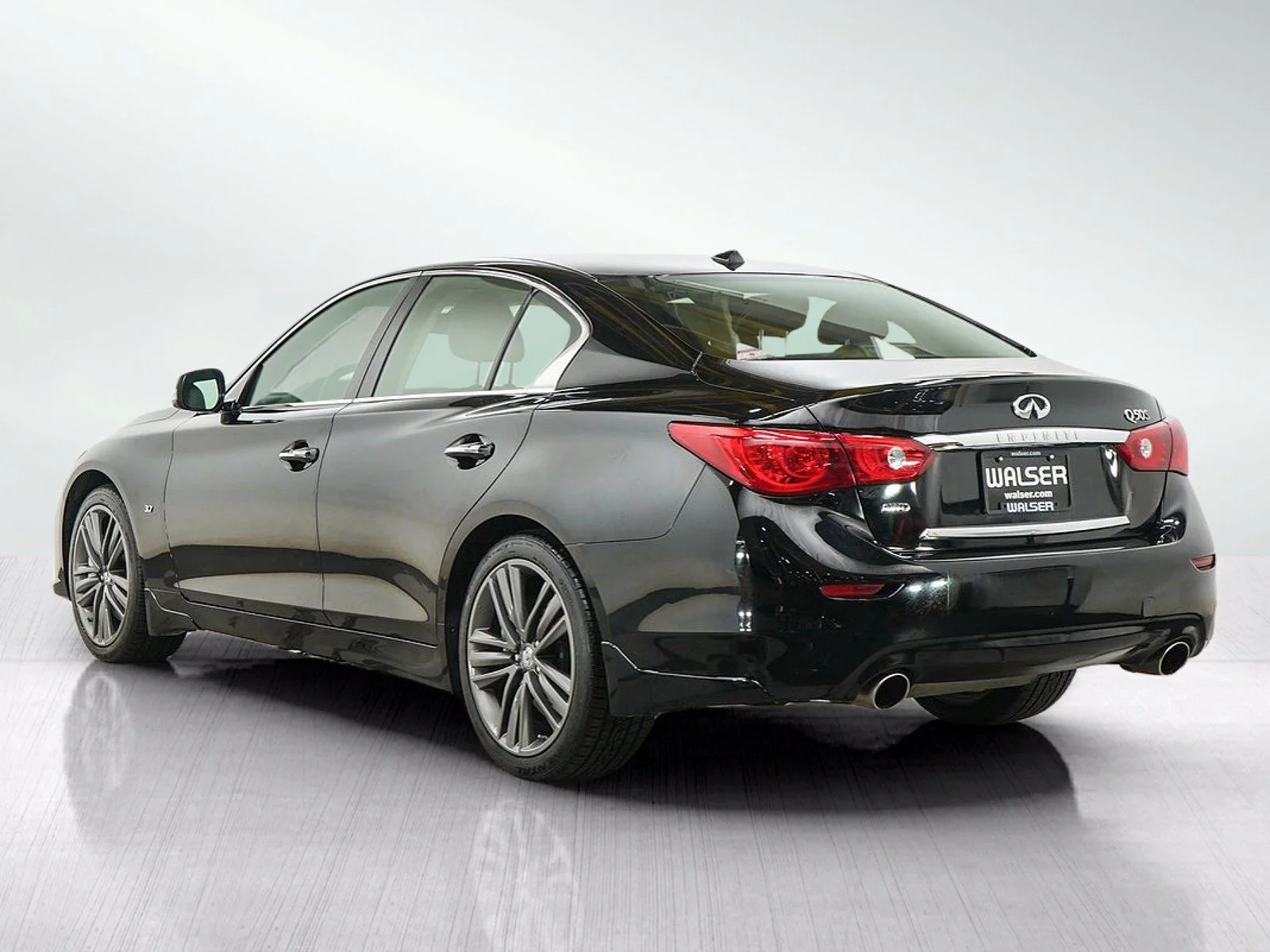 Used 2015 Black Obsidian INFINITI Sport image 3