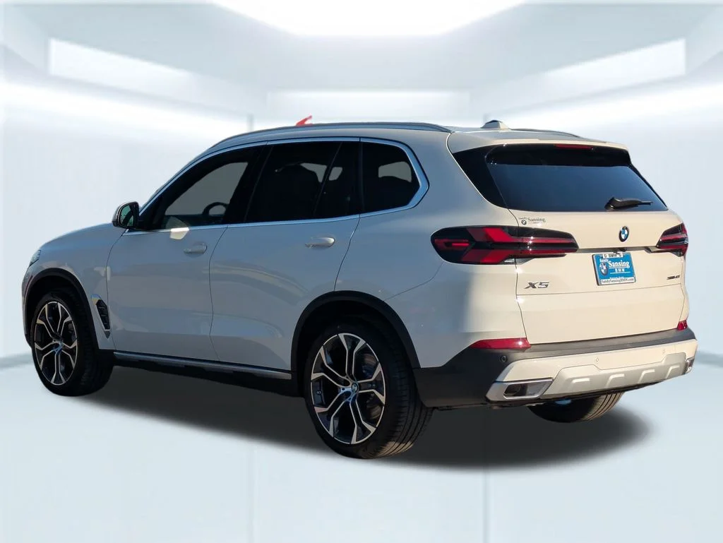 New 2026 White BMW sDrive40i image 3