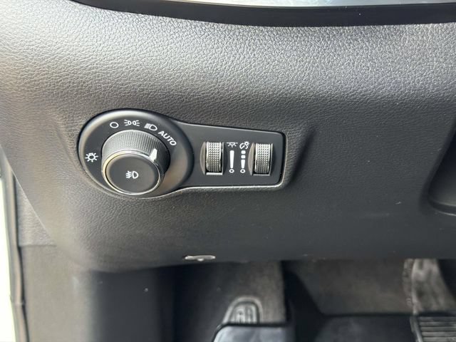 Used 2023 Bright White Clea Jeep Limited image 26
