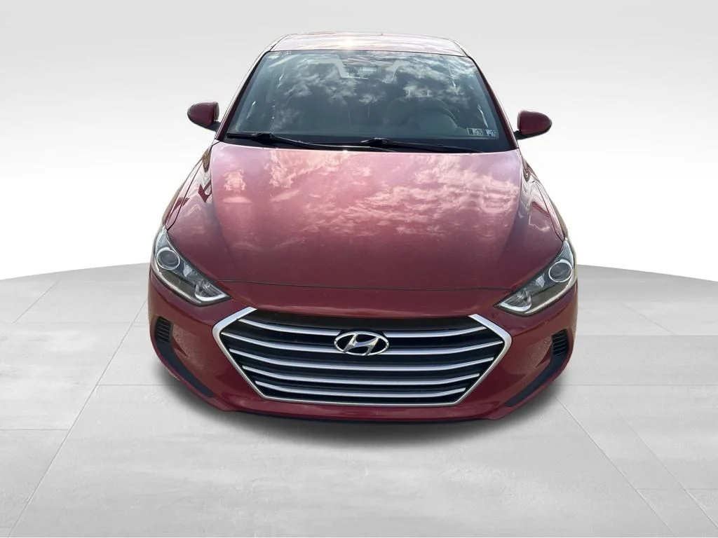 Used 2017 Red Hyundai SE image 9