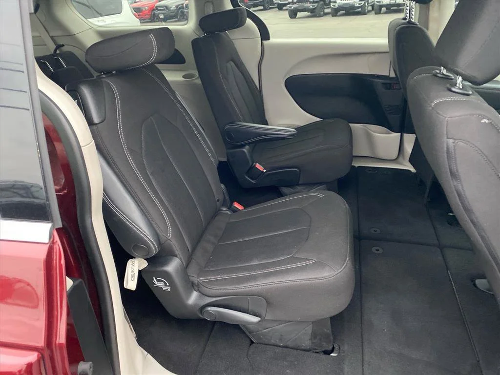 Used 2023 Velvet Red Pearlcoat Chrysler LX image 24