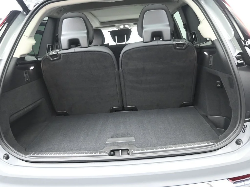 New 2026 Vapour Grey Volvo Core image 17