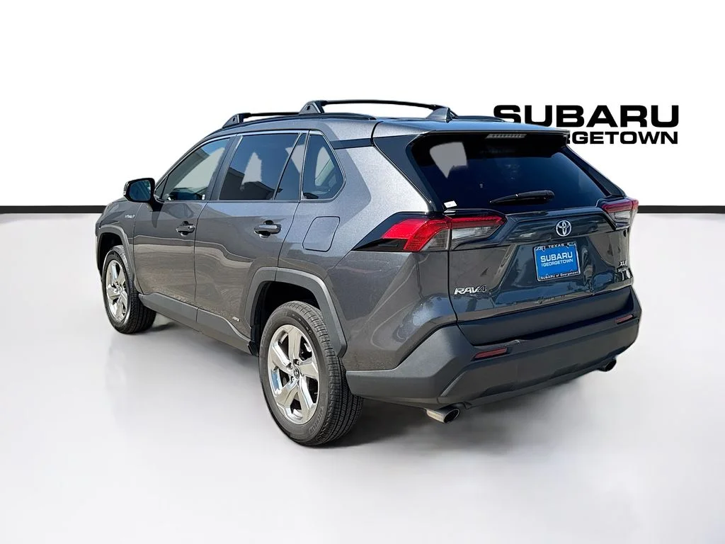 Used 2021 Gray Toyota XLE Premium image 5