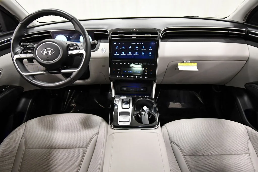 Used 2023 Black Hyundai Limited image 3