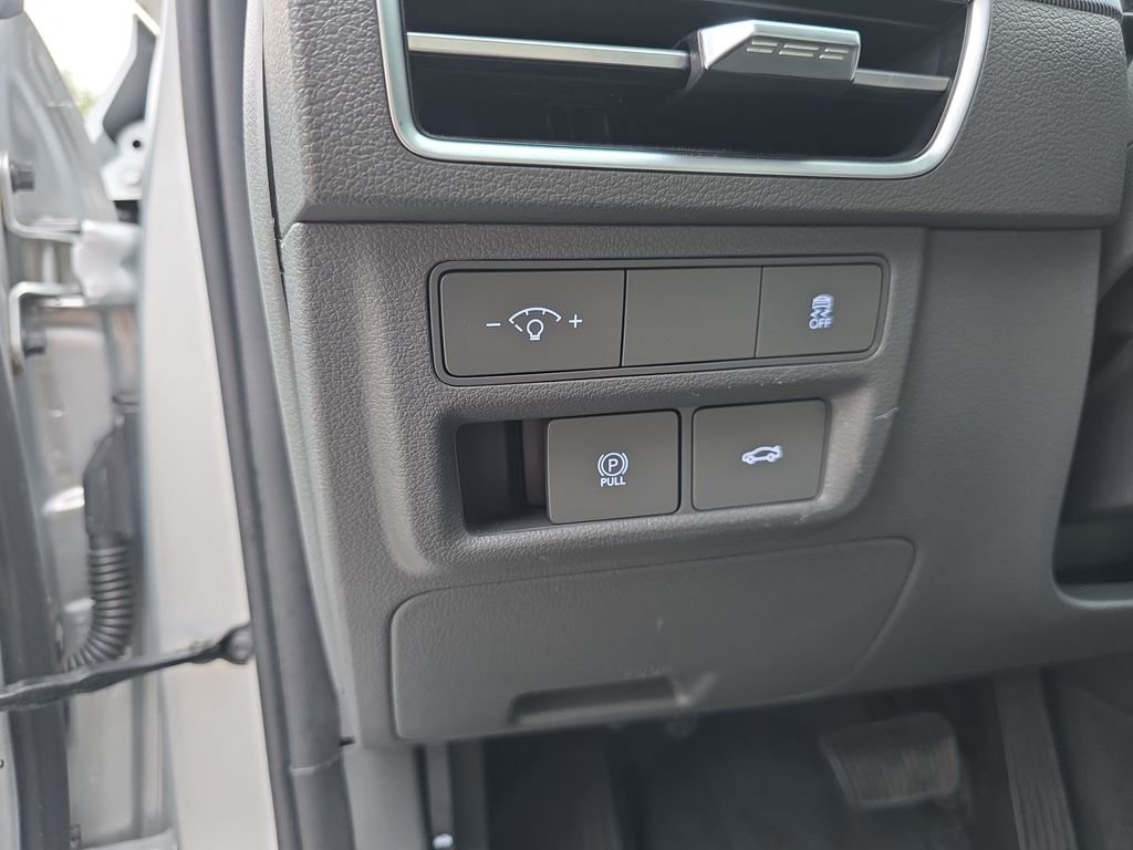 Used 2024 Aero Silver Hyundai SEL image 18