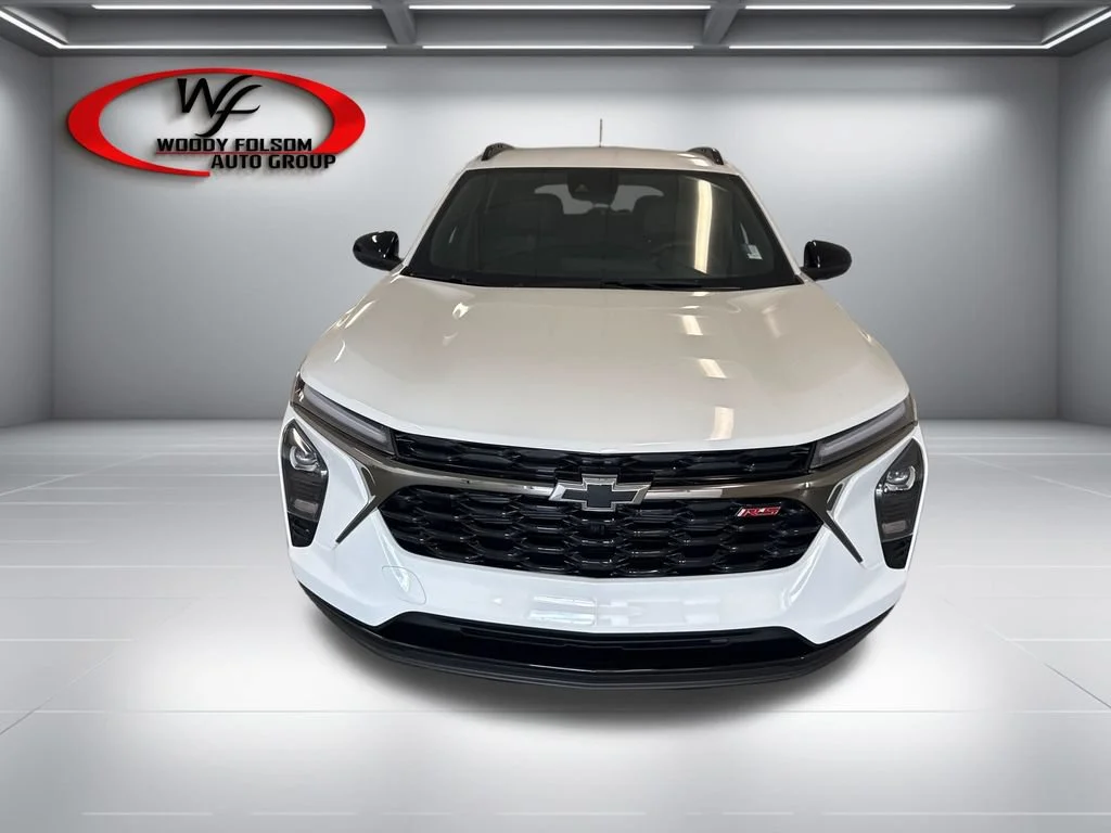 New 2026 Summit White Chevrolet 2RS image 2