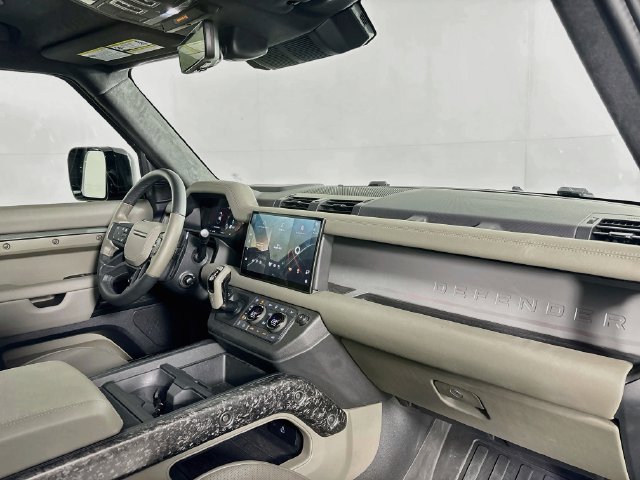 Certified Used 2025 Faroe Green Land Rover OCTA image 30