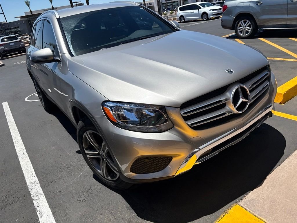 Used 2019  Mercedes-Benz GLC 300 image 2