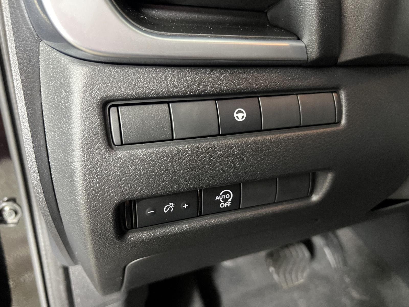 Used 2023 Super Black Nissan SV image 13