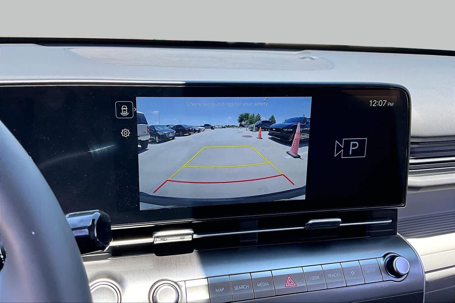 Used 2025 Atlas White Hyundai SEL image 42