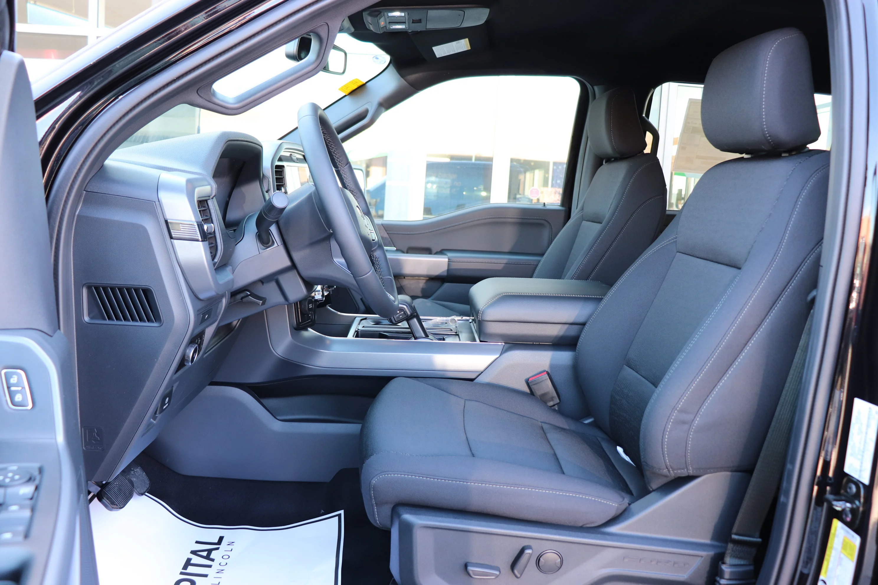 New 2026 AGATE BLACK METALLIC Ford XLT image 10