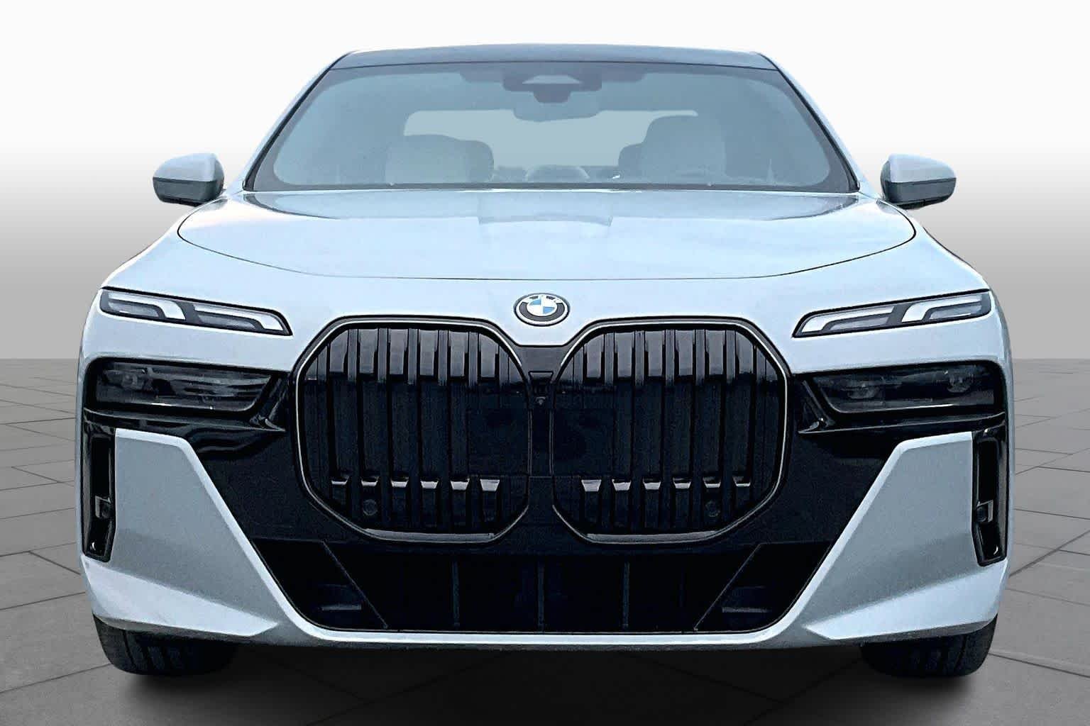 2025 BMW i7 50 - Photo 3