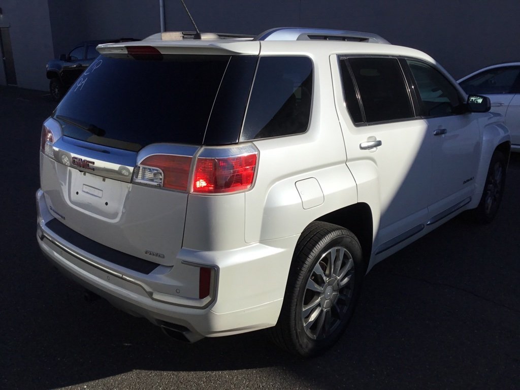 2017 Gmc Terrain Denali photo 3