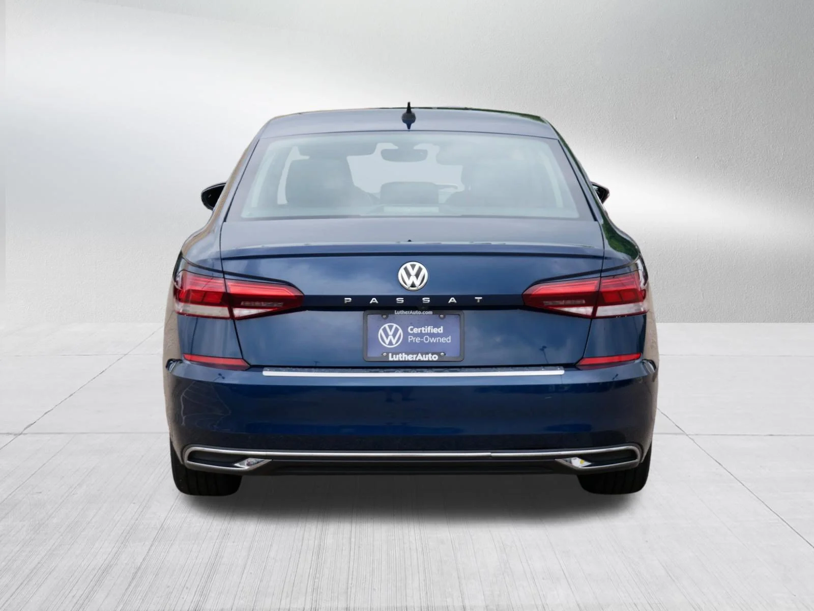 Certified Used 2022 Tourmaline Blue Metallic Volkswagen 2.0T SE image 6