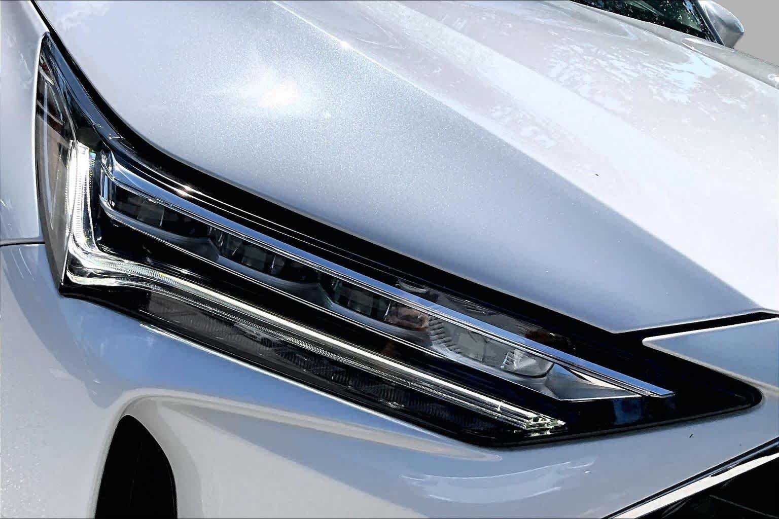 Used 2024 Platinum White Pearl Acura w/Technology Package image 28