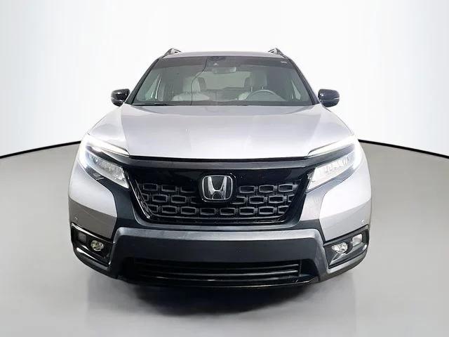 Used 2019 Lunar Silver Metallic Honda Elite image 2