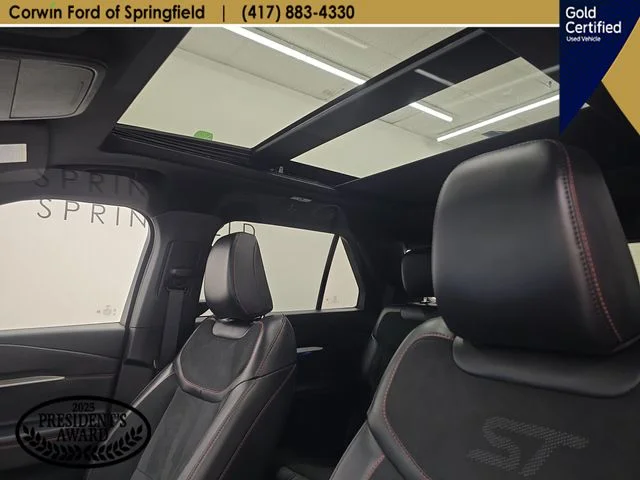 Used 2025 Vapor Blue Ford ST image 25