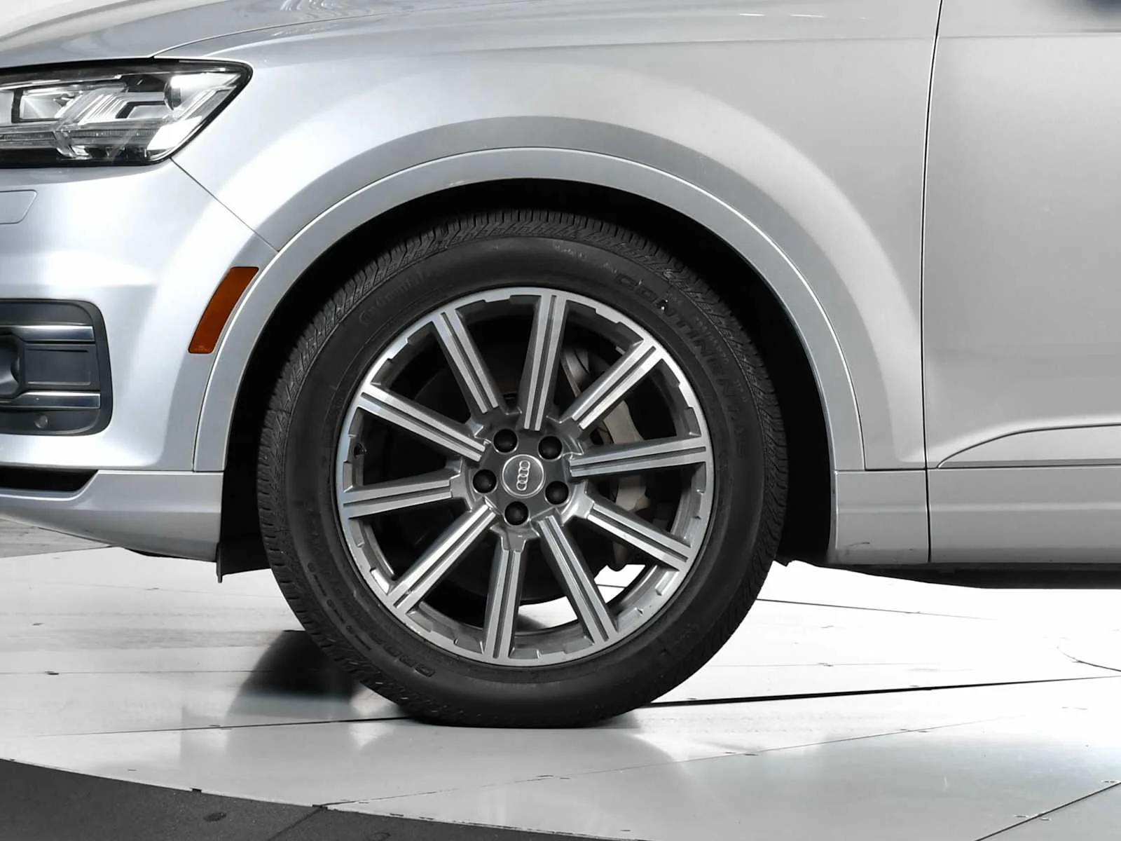 Used 2017 Florett Silver Metallic Audi Prestige image 10