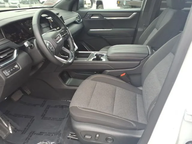 Used 2025 Summit White GMC Elevation image 12